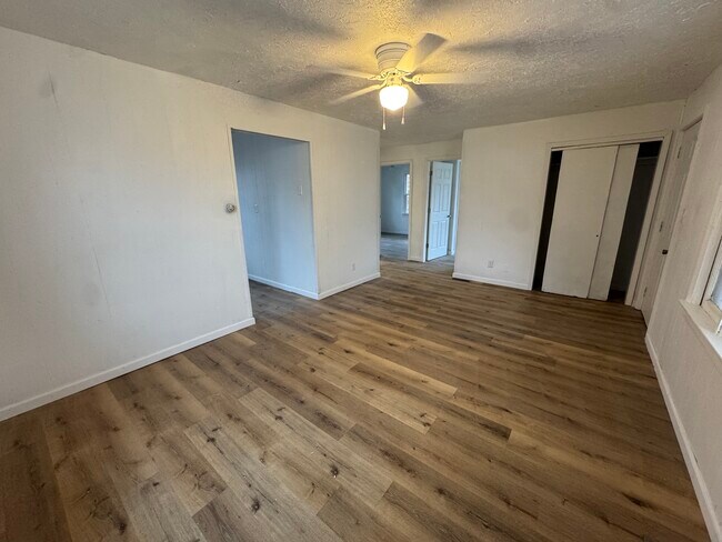 Foto del edificio - 1320 N Jay St