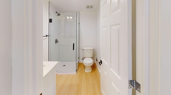 Interior Photo - 5804 Woodman