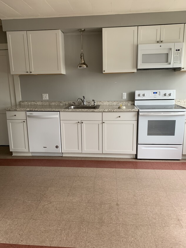 Foto principal - 92 S Main St