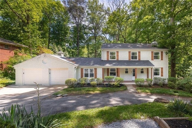 Building Photo - 445 Forest Hills Dr
