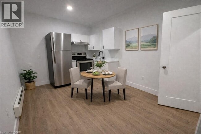 Building Photo - 803 King St