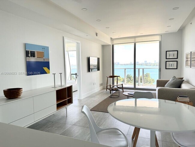 Foto del edificio - 488 NE 18th St