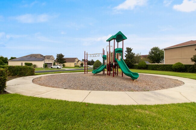 Building Photo - 1127 Maplebrook Dr