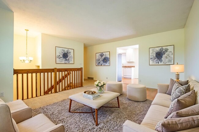 3 Bedroom / 2 Bath Home off 108th and Q! - 3 Bedroom / 2 Bath Home off 108th and Q!