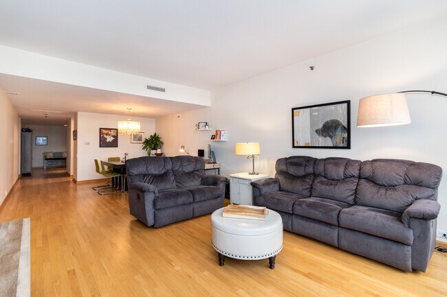 Foto del edificio - 680 N Lake Shore Dr