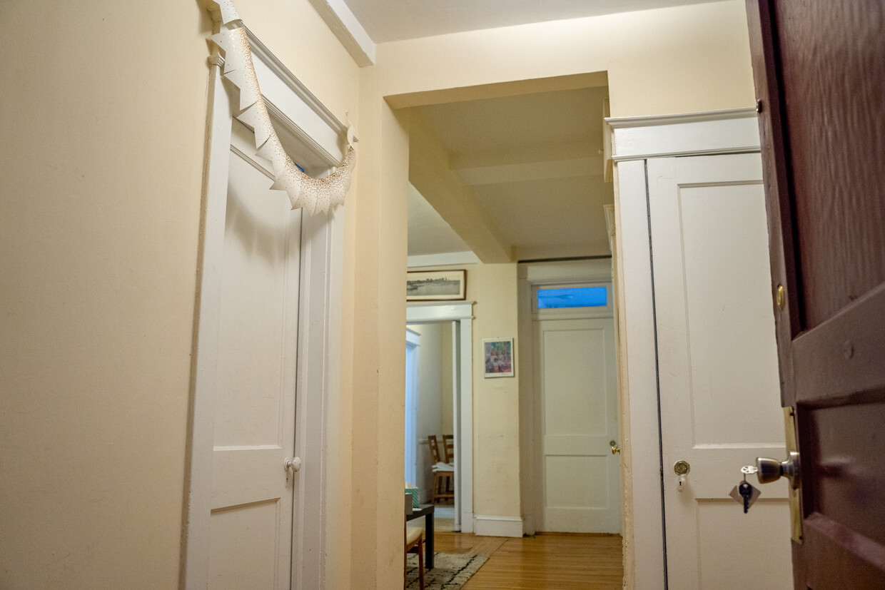 Primary Photo - 1862 Mintwood Pl NW