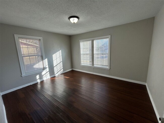 Building Photo - 5409 Vesta Farley Rd