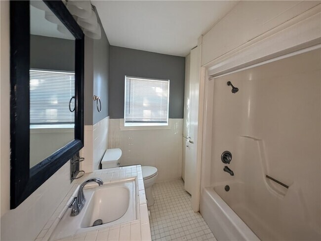 Foto del edificio - 4110 Lowman St