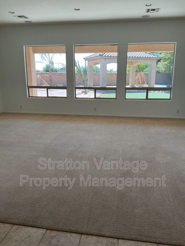 Building Photo - 9811 E Naranja Ave