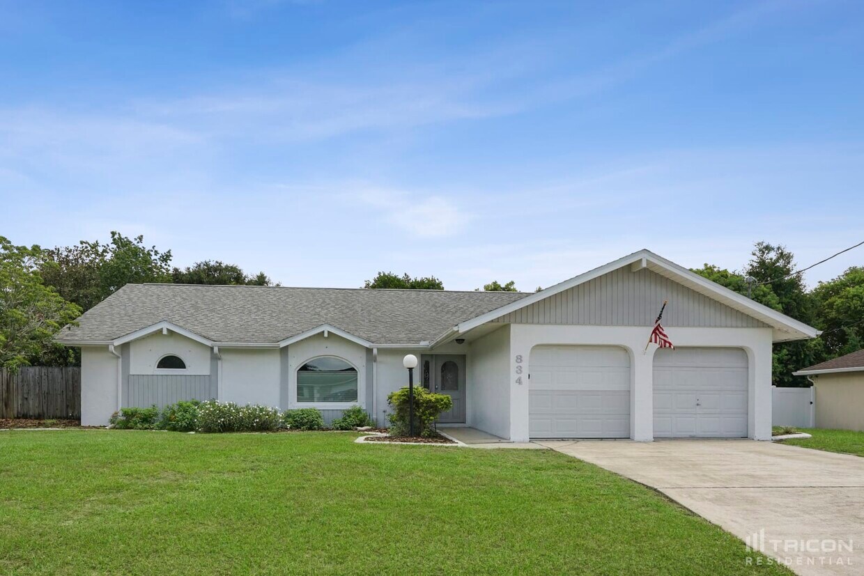 Foto principal - 834 4th Ave N