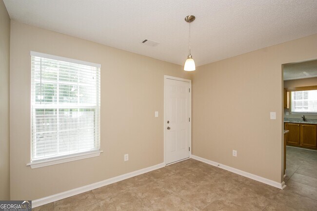 Foto del edificio - 132 Summer Crest Pl SW