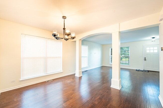 Building Photo - 965 Summerhill Dr