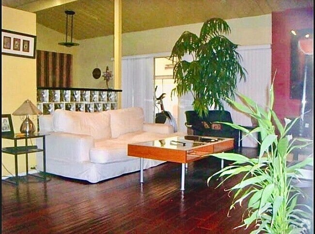 Building Photo - 5443 Baja Dr