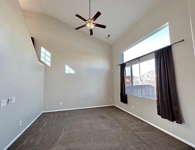 Foto del edificio - 3 Bedroom Home in Springs Ranch