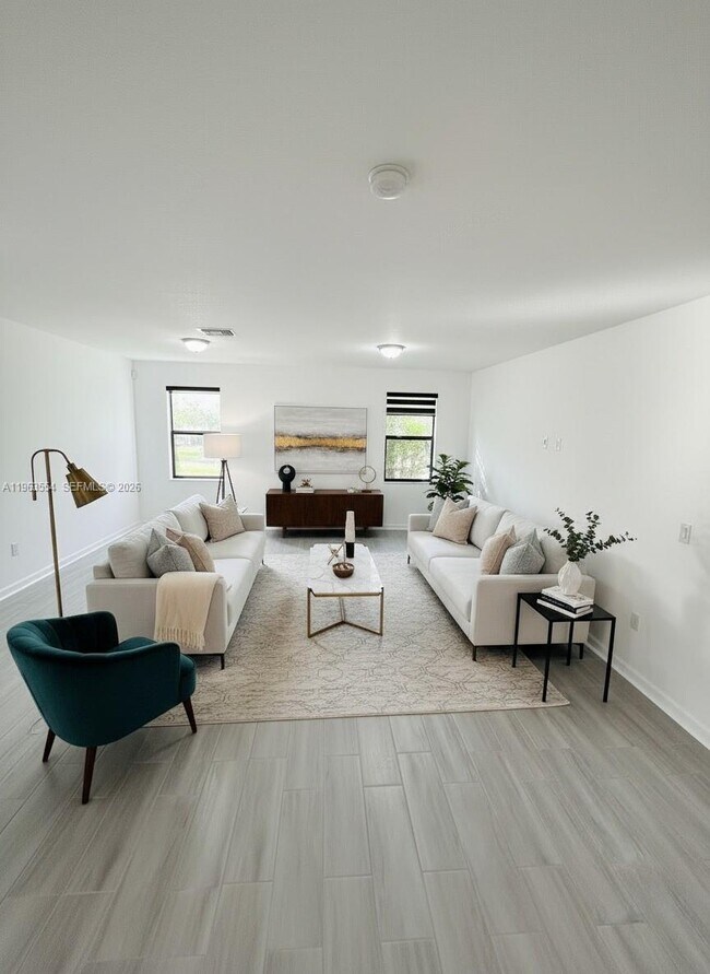 Foto del edificio - 244 NE 210th Way