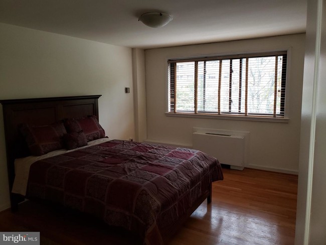 Foto del edificio - 2725 39th St NW