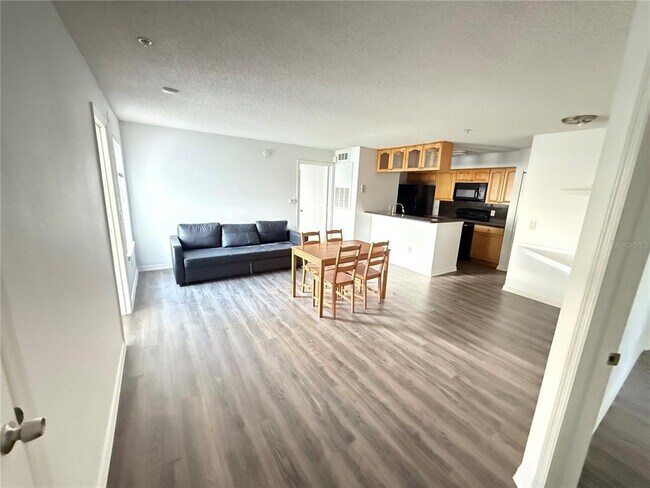 Foto del edificio - 4105 Tropical Isle Blvd