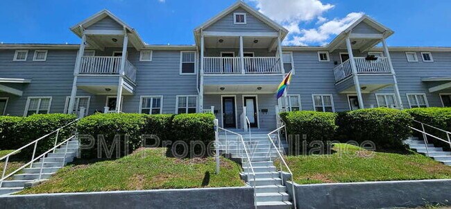 Foto del edificio - 945 N Fern Creek Ave