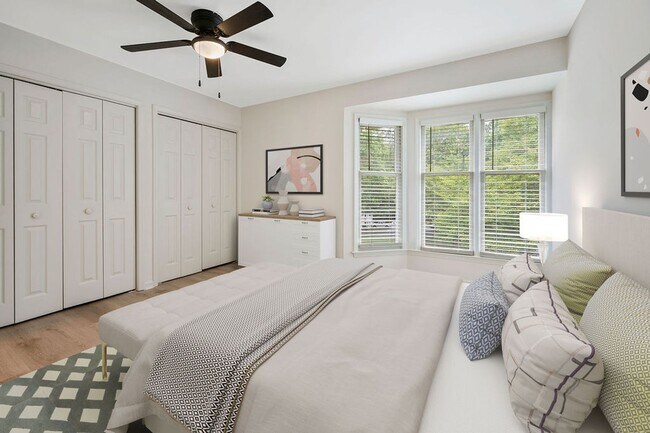 Foto del edificio - Fully Renovated Condo in Heart of Raleigh near Rex Hospital & NC State University