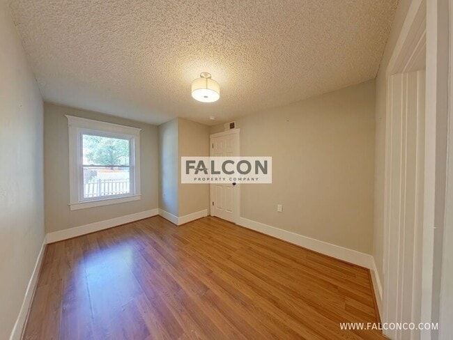 Foto del edificio - 3006 W Pikes Peak Ave