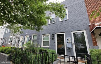 Building Photo - 1219 16th St NE