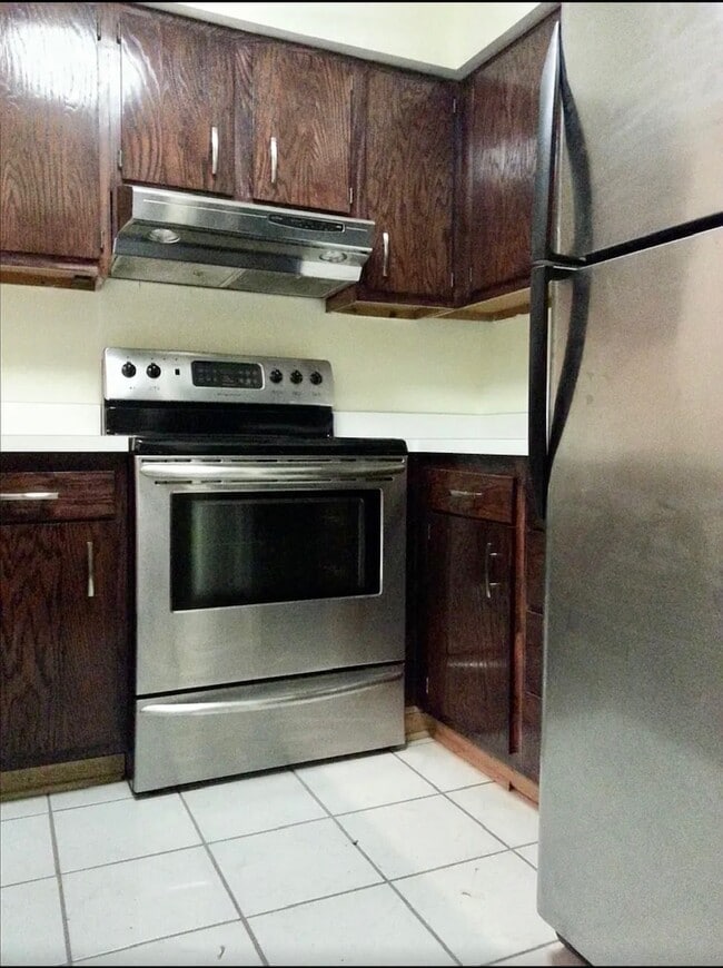 Building Photo - 4407 SW 21st Ln
