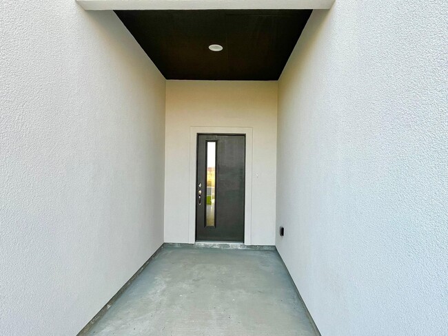 Building Photo - 1412 El CAPORAL DR.
