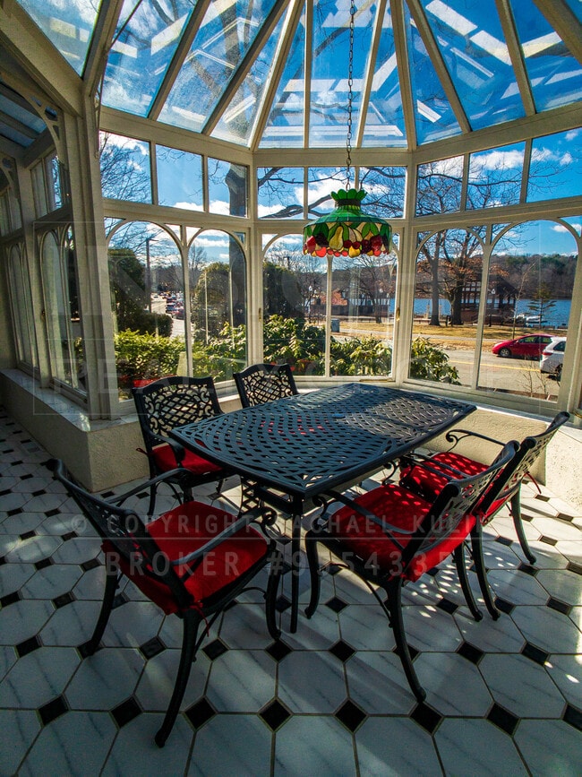 Building Photo - 61 Pond St