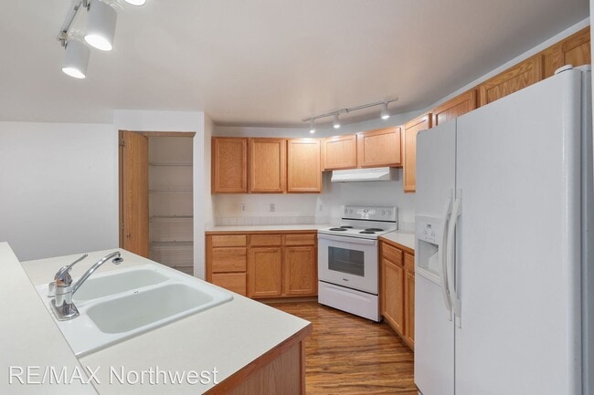 Building Photo - 3 br, 2.5 bath House - 822 Rowland Dr SE