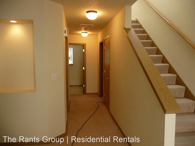 Building Photo - 4 br, 2.5 bath House - 6835 11th Ave NE