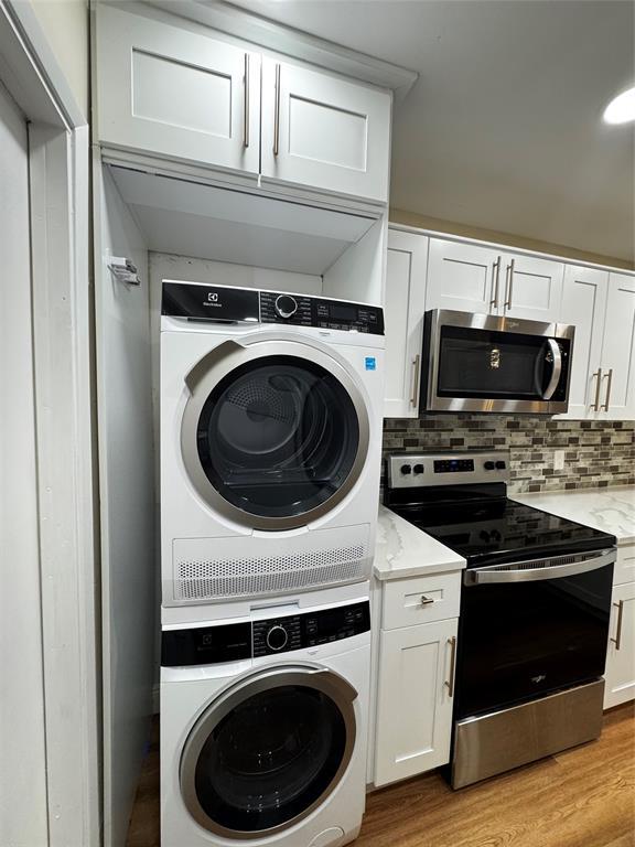 Building Photo - 3151 S Palm Aire Dr
