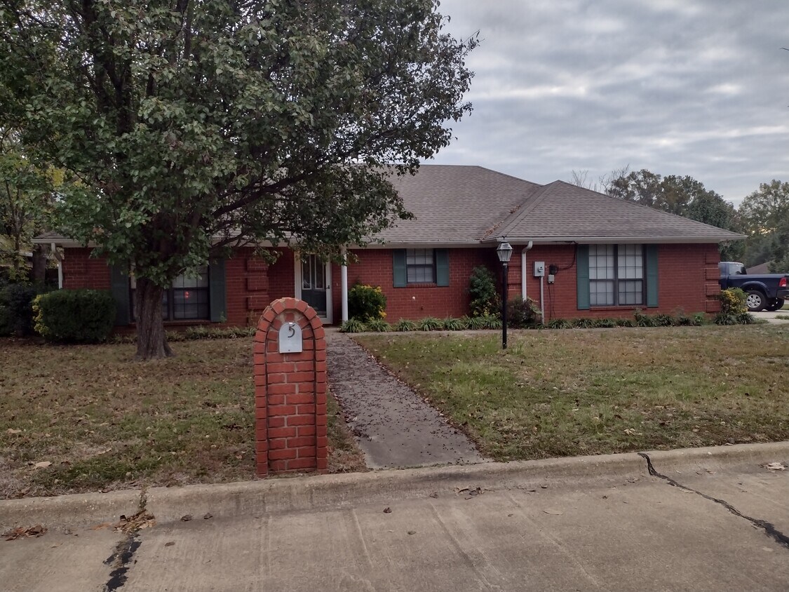 5 Diamond Cir, Texarkana, TX 75503 House Rental in Texarkana, TX