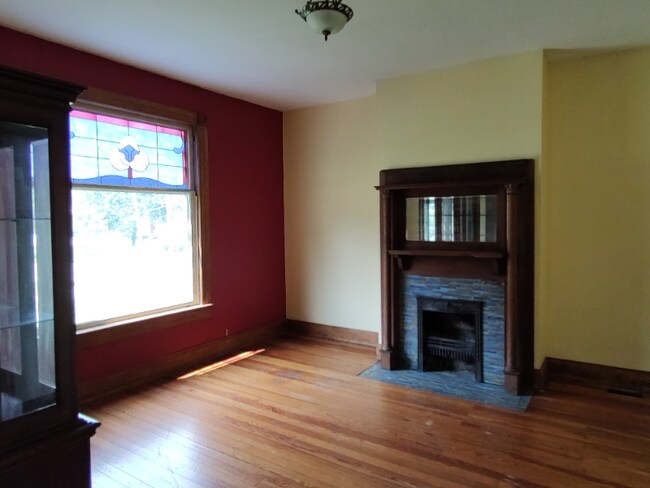 Building Photo - 150 N Ashland Ave