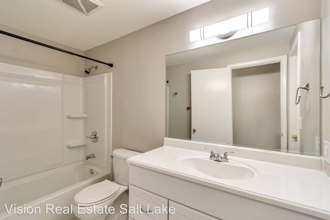 Building Photo - 5 br, 2 bath House - 5390 W 4060 S