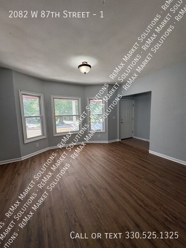 Building Photo - 2082 W 87th St