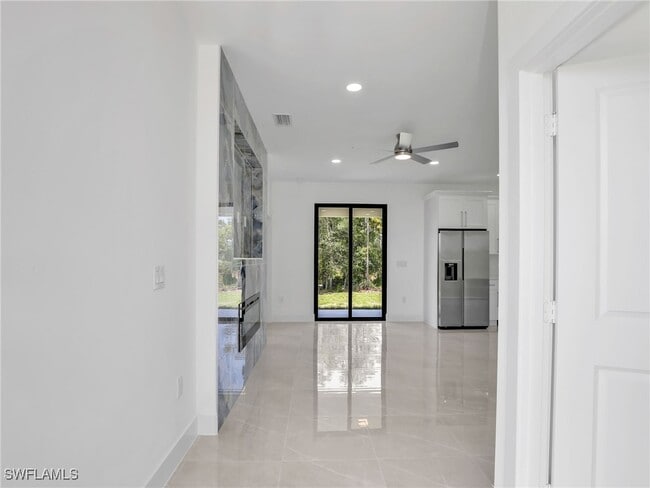 Foto del edificio - 2811 Cerito Ave N