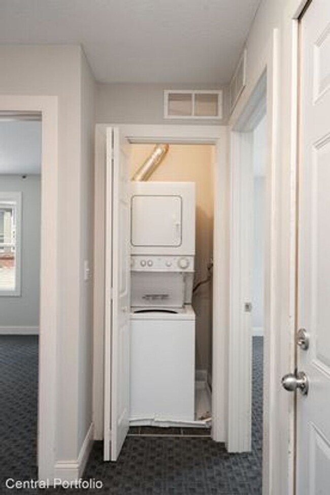 Foto del edificio - June, July or August 2025 Move In- Close t...