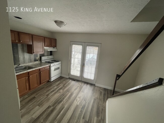 Building Photo - 2 Bed/ 2 Bath Grandview Townhouse with Fin...