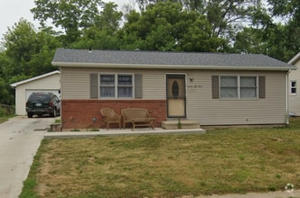 Building Photo - 2053 Henley Rd