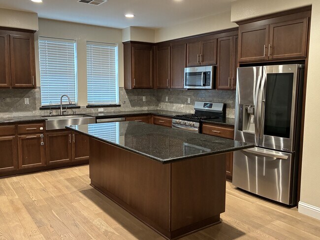 Building Photo - 263 Wild Rose Wy