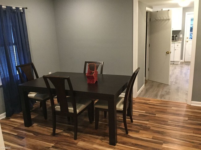 Foto del edificio - 2 br, 1 bath House - 1371 Crown Point Road