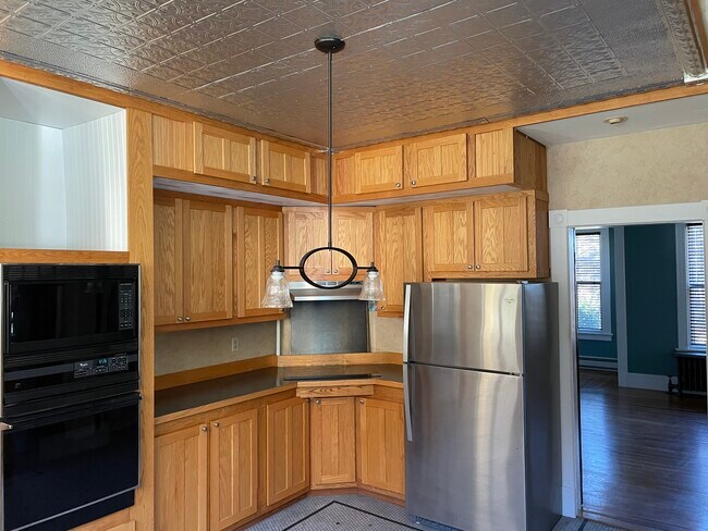Building Photo - 46 Highland Ter