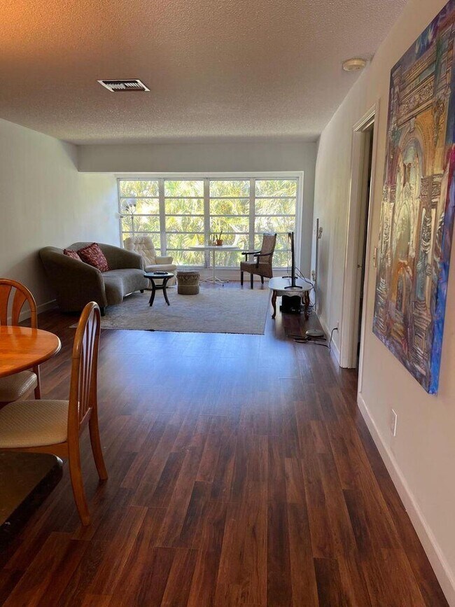 Foto del edificio - 1140 Mahogany Way