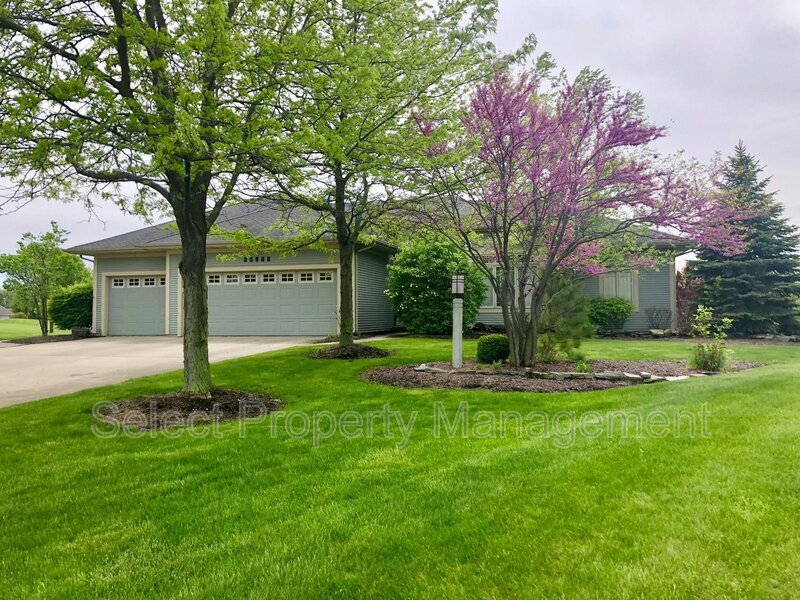 Primary Photo - 12134 Fairway Winds Ct