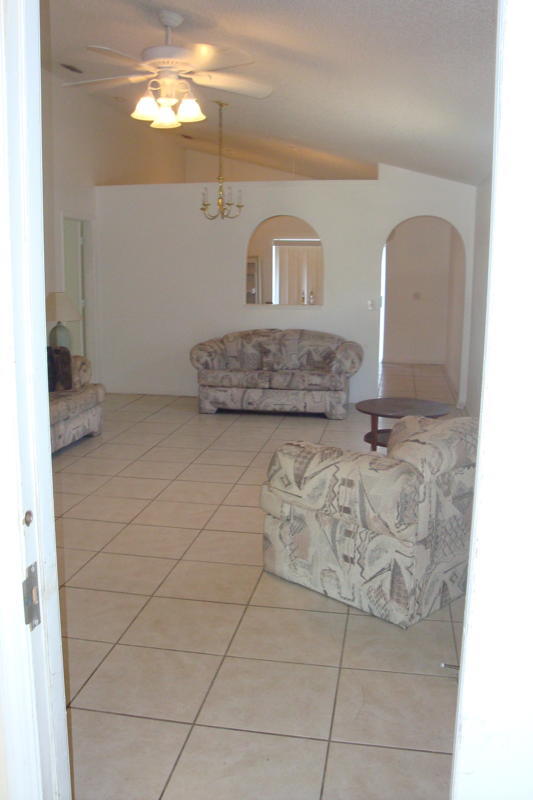 Building Photo - 8629 Claiborne Ct