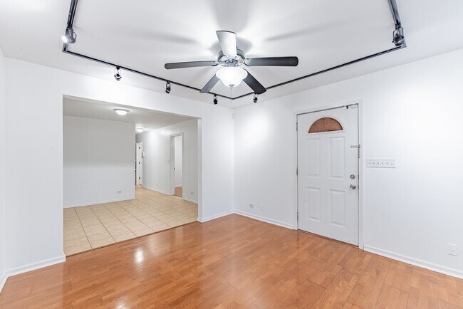 Foto del edificio - 1631 W 18th St