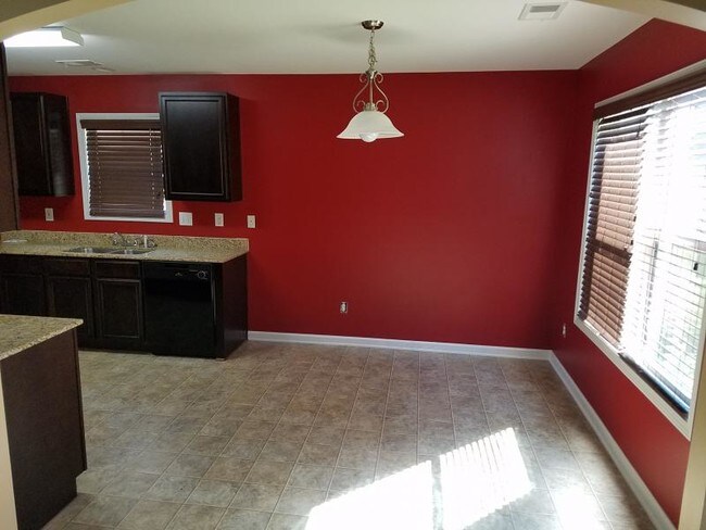 Foto del edificio - 327 Pinnacle Ridge Drive