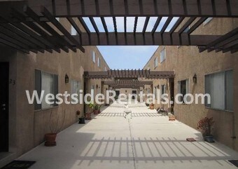 Foto del edificio - 933 N Cedar St