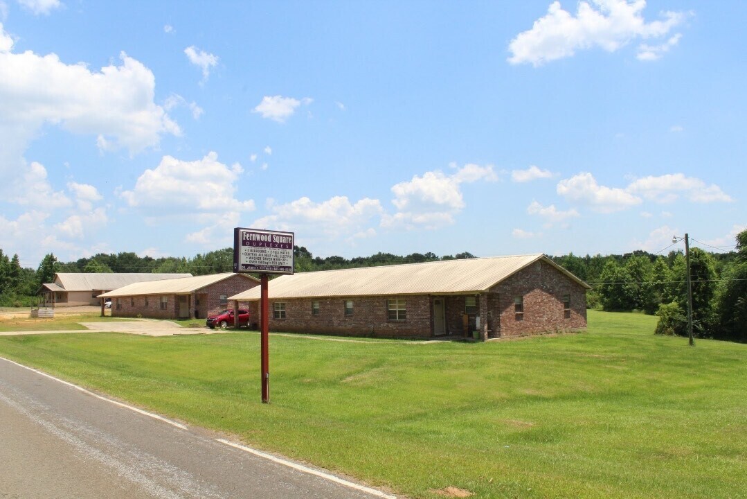 Building Photo - 2176 Fernwood Rd