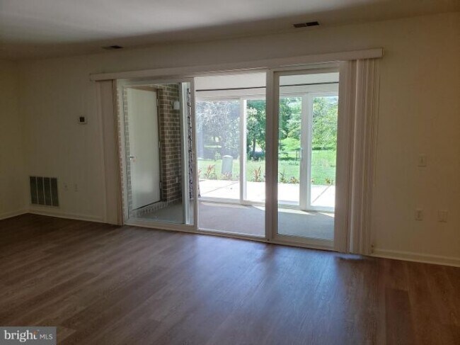 Foto del edificio - 3221 S Leisure World Blvd